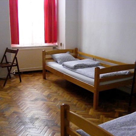 11Th Hour Cinema Hostel Budapest Eksteriør bilde