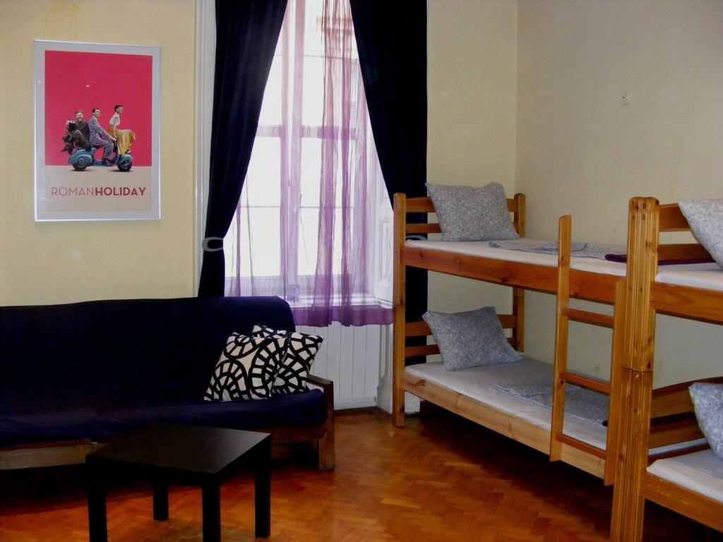 11Th Hour Cinema Hostel Budapest Rom bilde