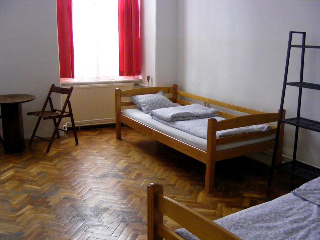 11Th Hour Cinema Hostel Budapest Eksteriør bilde